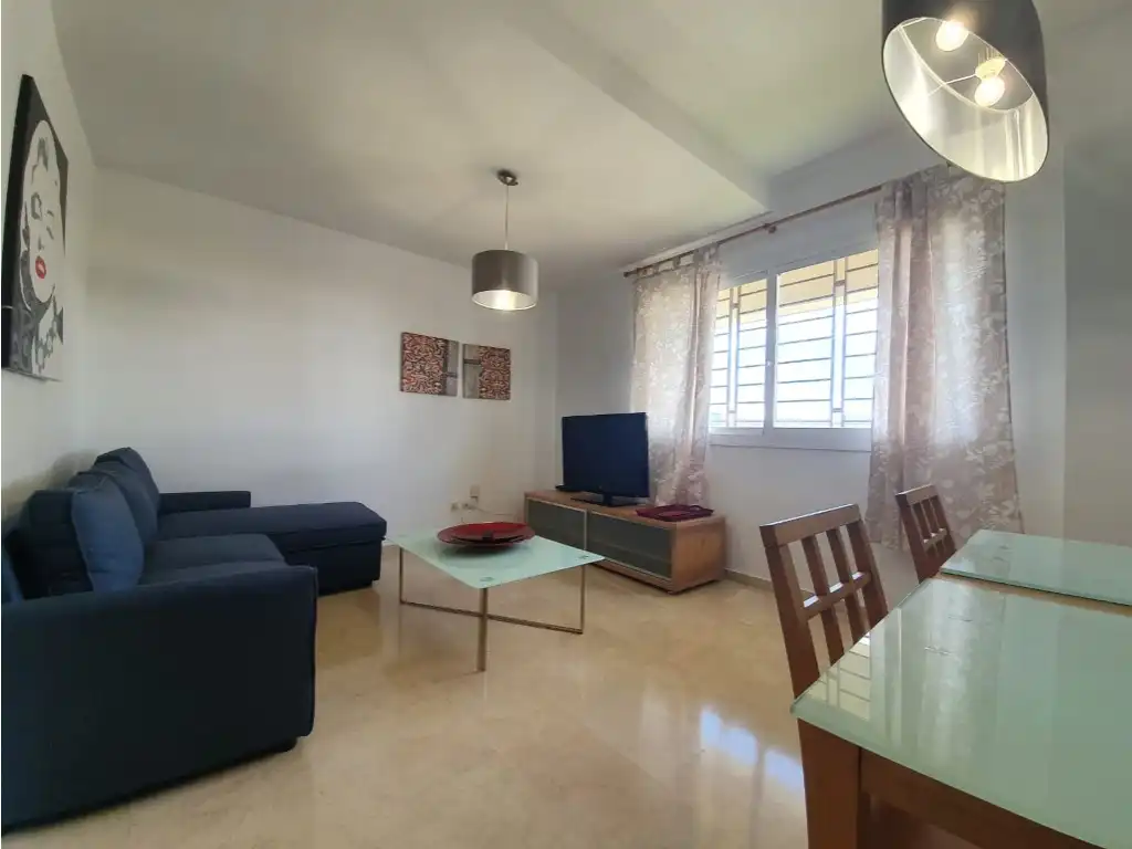 Wohnzimmer von Wohnung zum Verkauf in La Línea de la Concepción mit Möbliert, Ofen und Mikrowelle
