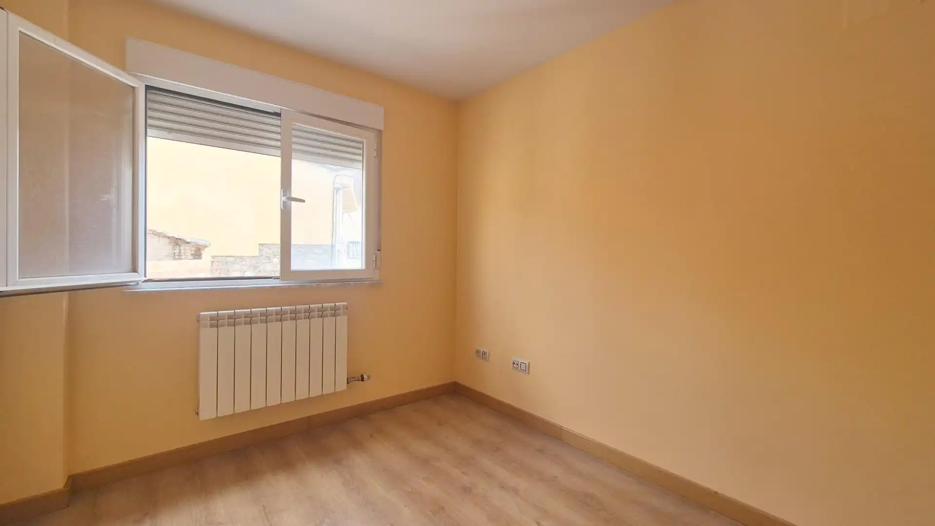 Schlafzimmer von Wohnungen zum Verkauf in San Cristóbal de la Cuesta mit Heizung