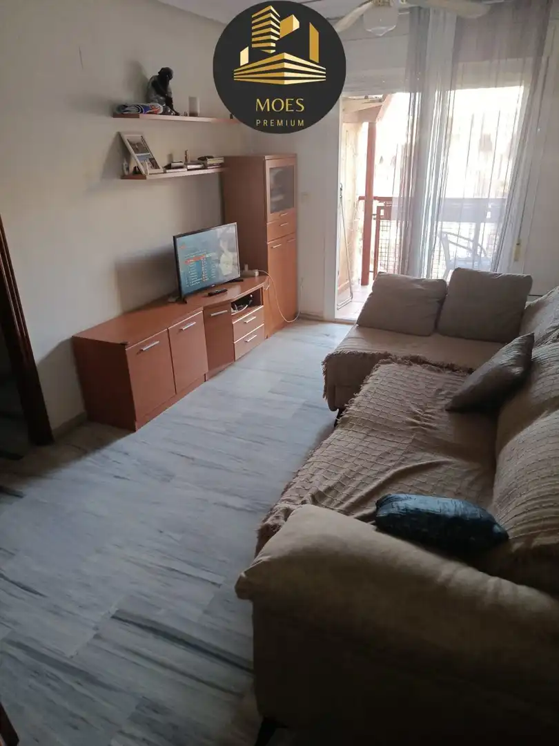 Flat with terrace for sale in Renfe - Bulevar 1ª y 2ª Fase