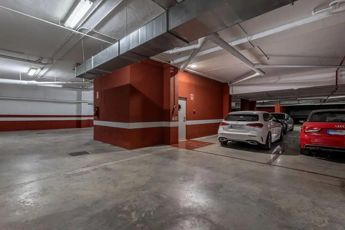 Parkplatz von Dachboden zur Miete in Churriana de la Vega mit Klimaanlage, Heizung und Balkon