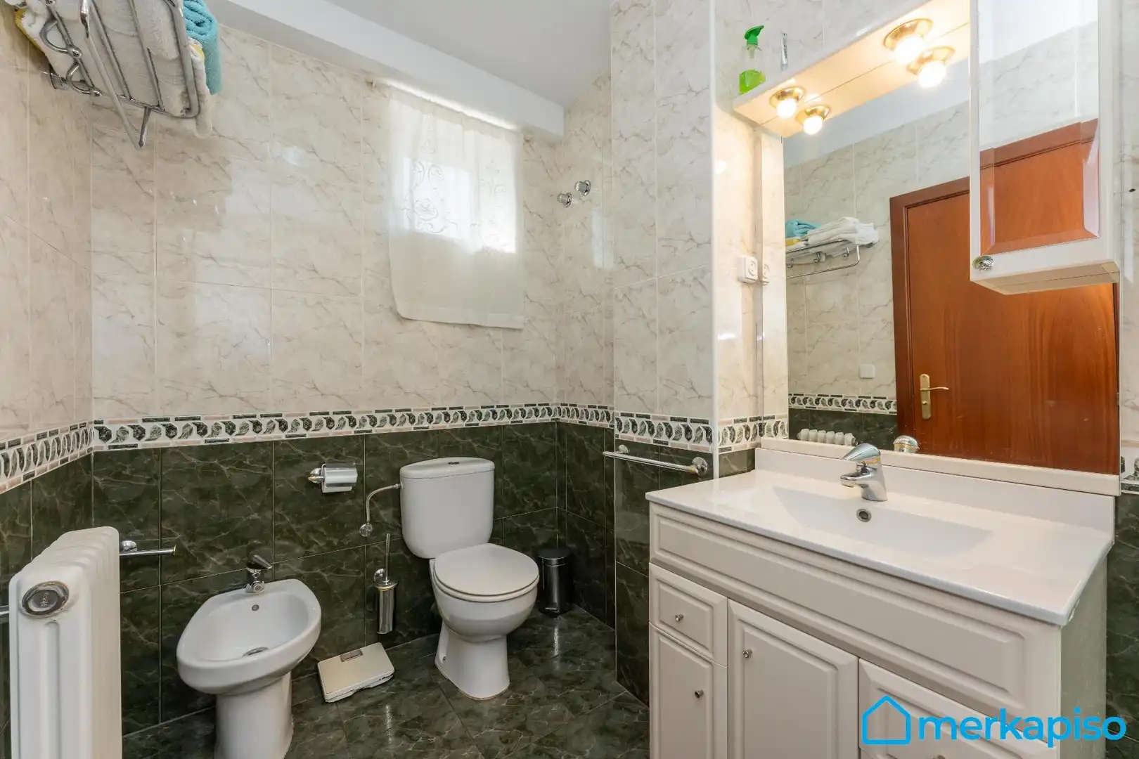 Baño de Casa adosada en venta en Viladecans con Calefacción, Jardín privado y Terraza