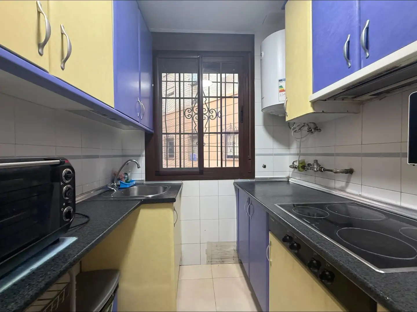 Cocina de Piso de alquiler en Granada con Aire acondicionado, Calefacción y Amueblado