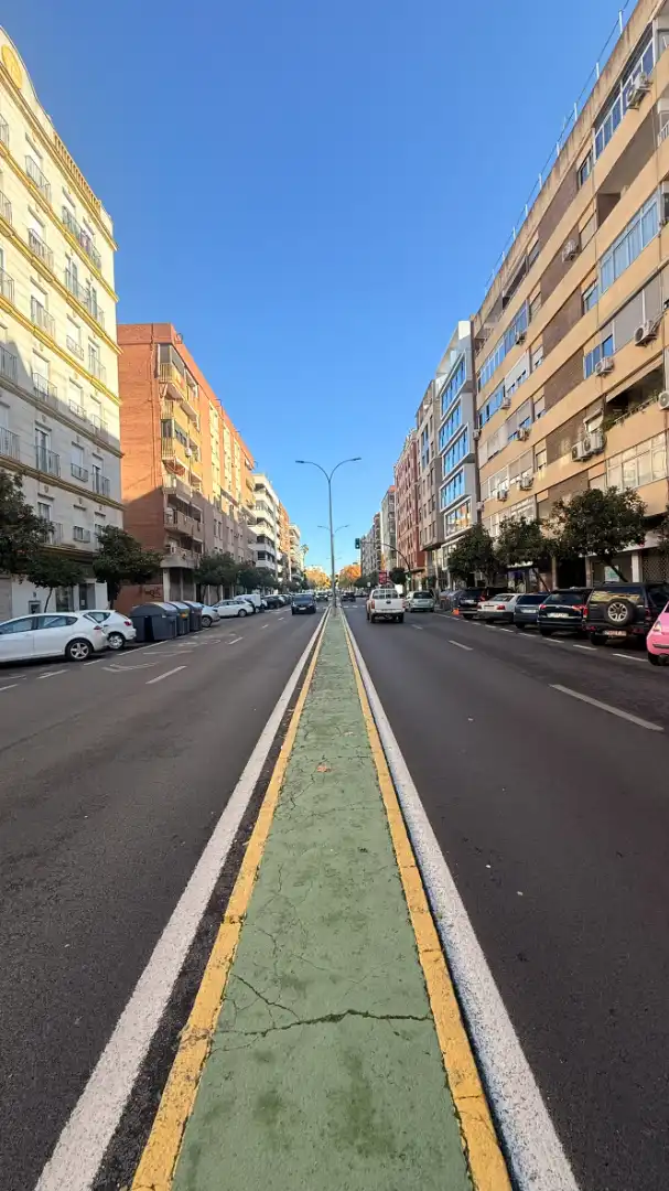 Außenansicht von Garage zum Verkauf in Córdoba mit Alarm