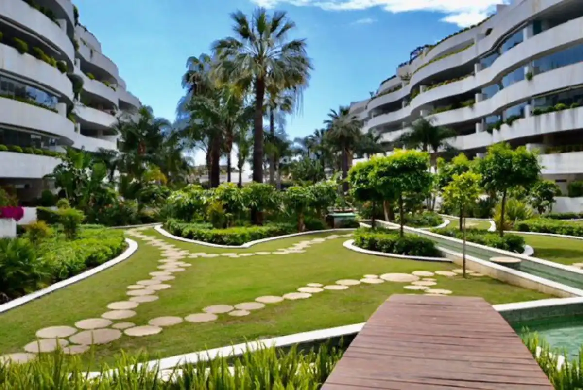 Ground floor for sale in Playa Bajadilla - Puertos