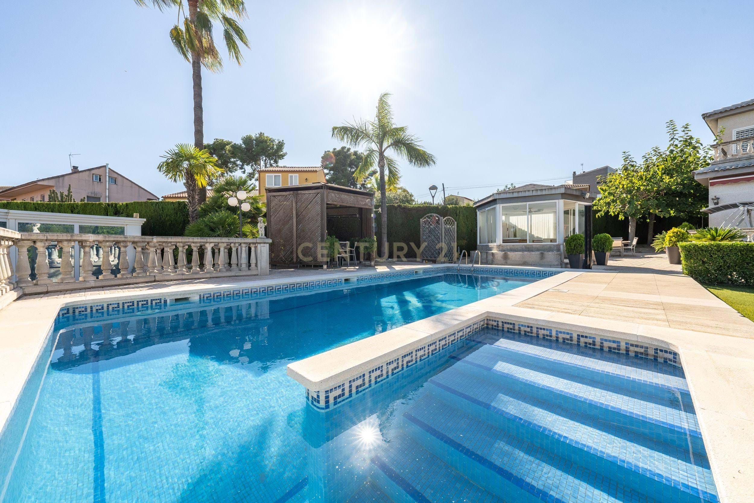 Piscina de Casa o xalet en venda en Els Pallaresos amb Aire condicionat, Calefacció i Terrassa