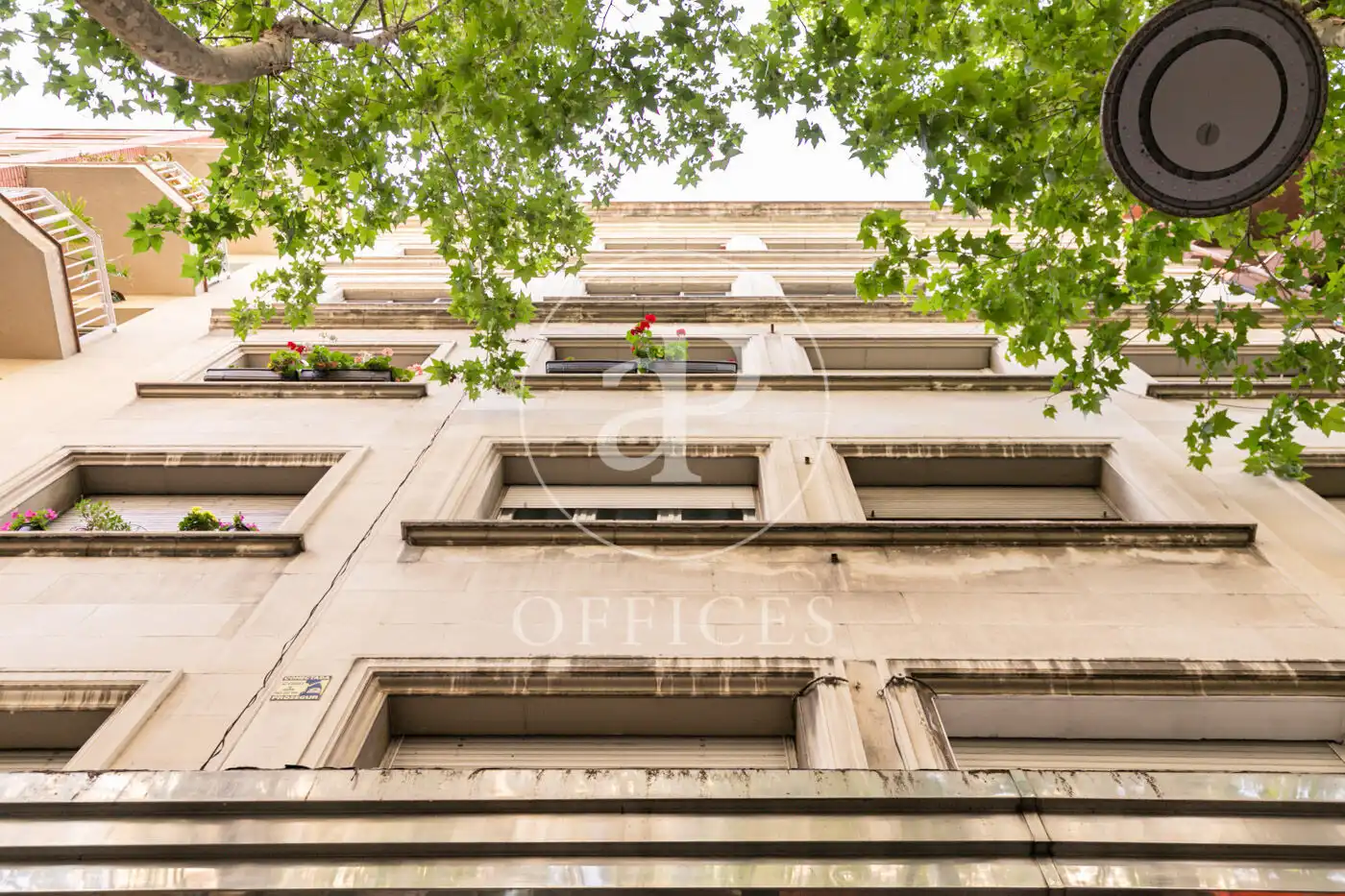 Vista exterior de Oficina de alquiler en Barcelona con Calefacción