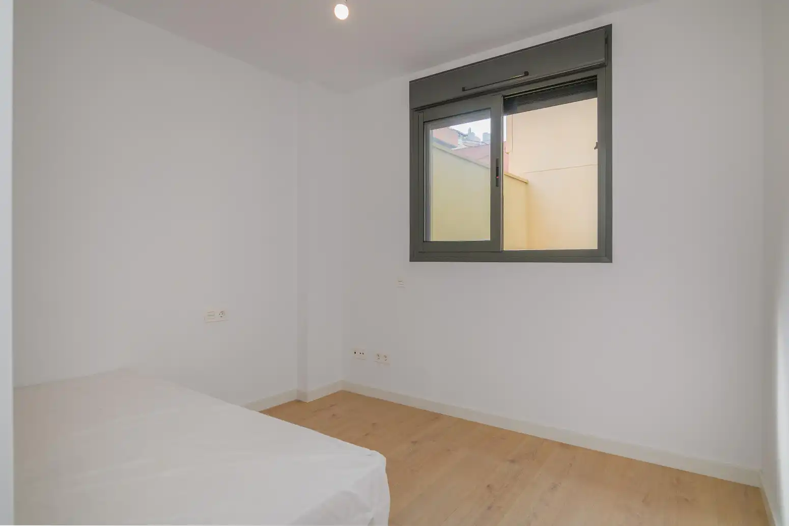 Bedroom of Flat for sale in Sant Boi de Llobregat  with Air Conditioner, Heating and Balcony