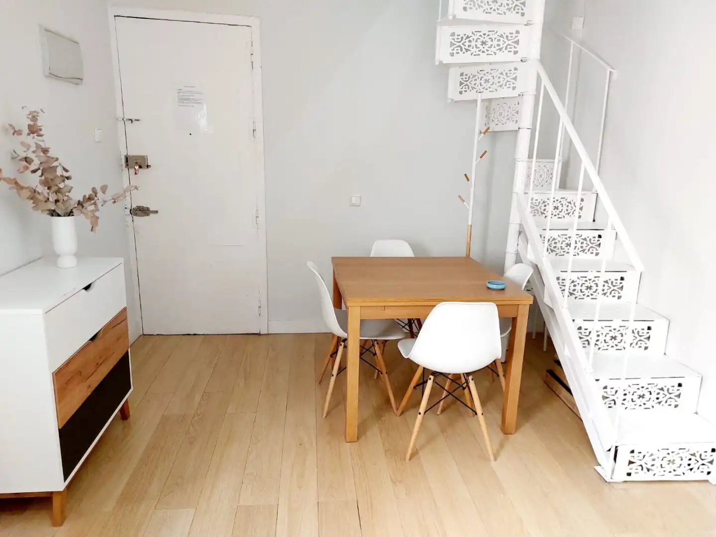 Comedor de Piso de alquiler en Madrid con Aire acondicionado, Parquet y Amueblado
