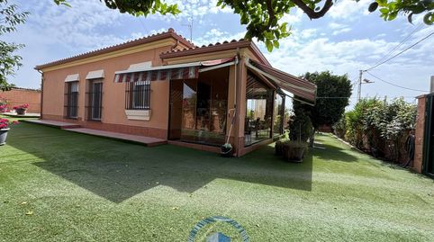 Foto 2 de Casa o chalet en venta en Urbanización Federico Echaguy, Entrenúcleos, Dos Hermanas