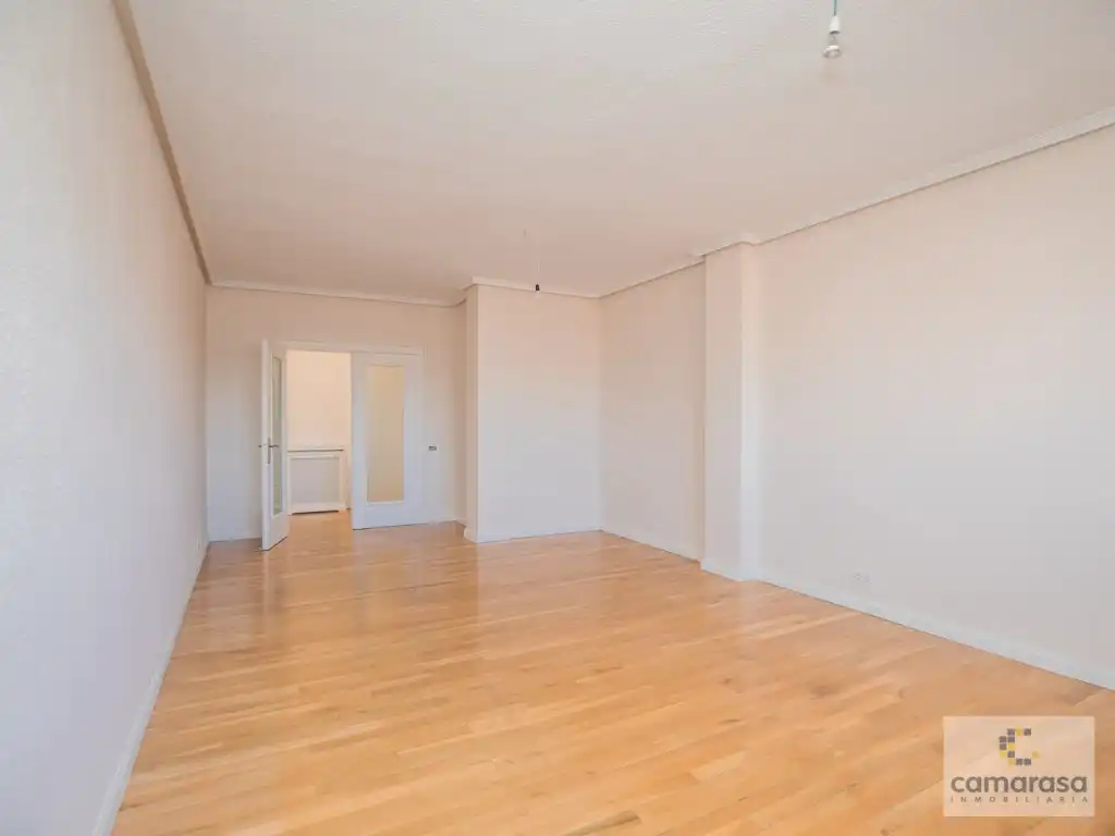 Flat with lift to rent in Plaza Claudio Sanchez Albornoz 4, imagen 2
