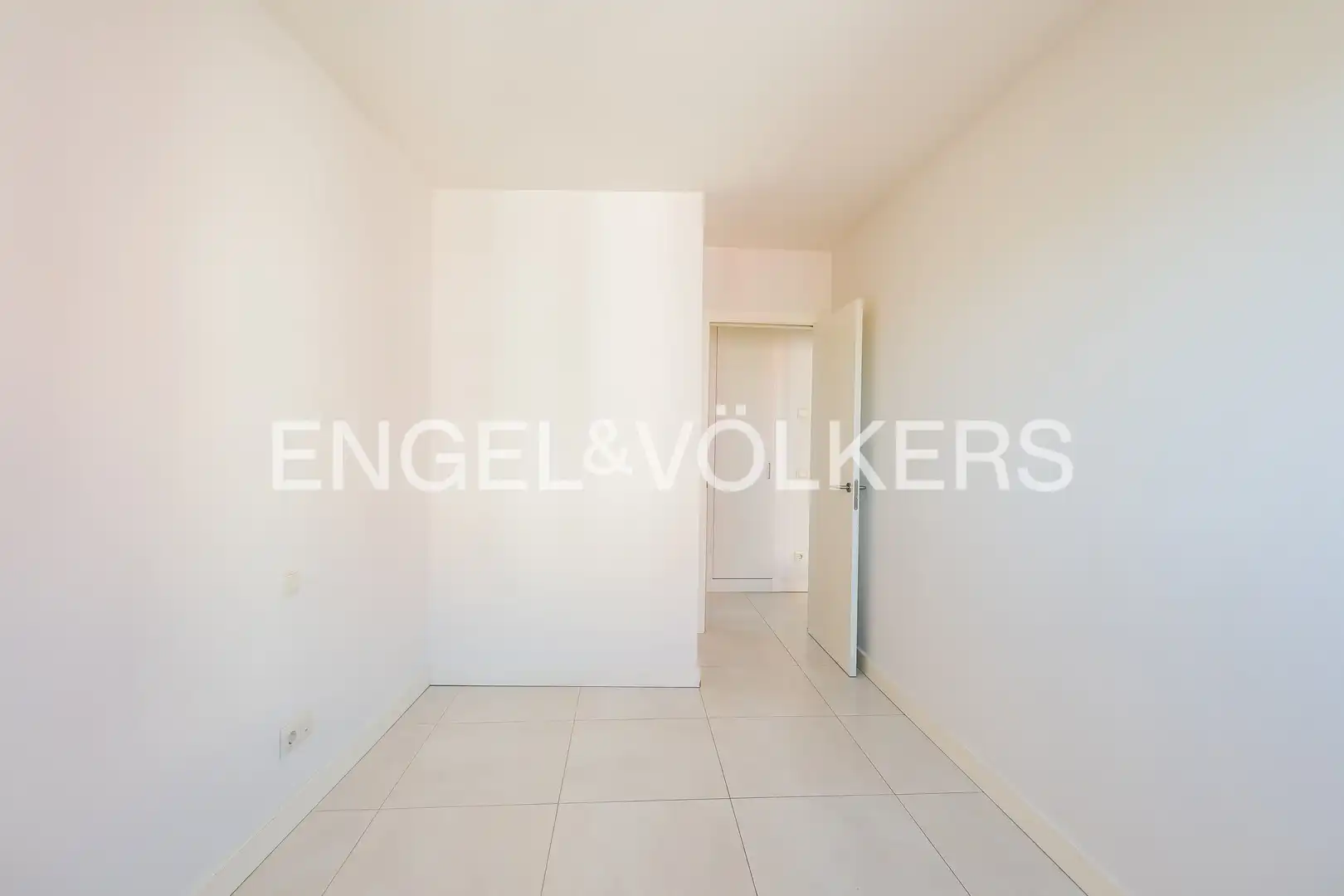 Piso en venta en Madrid con Calefacción y Piscina