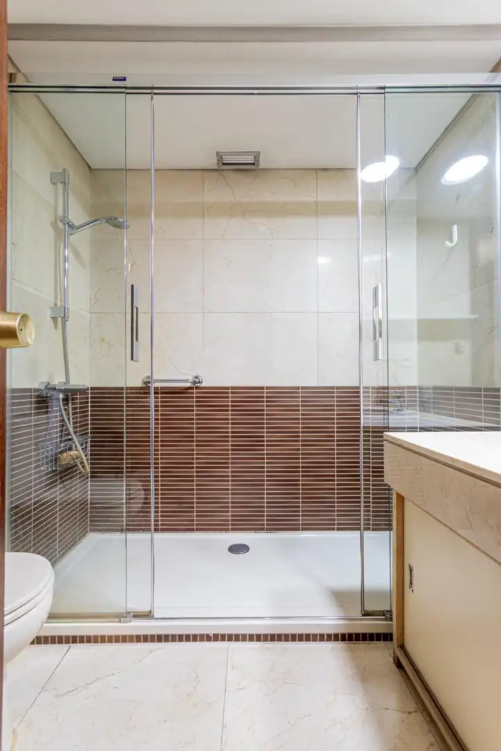 Bathroom of Flat for sale in Madrid  with Heating, Parquet flooring and Community pool