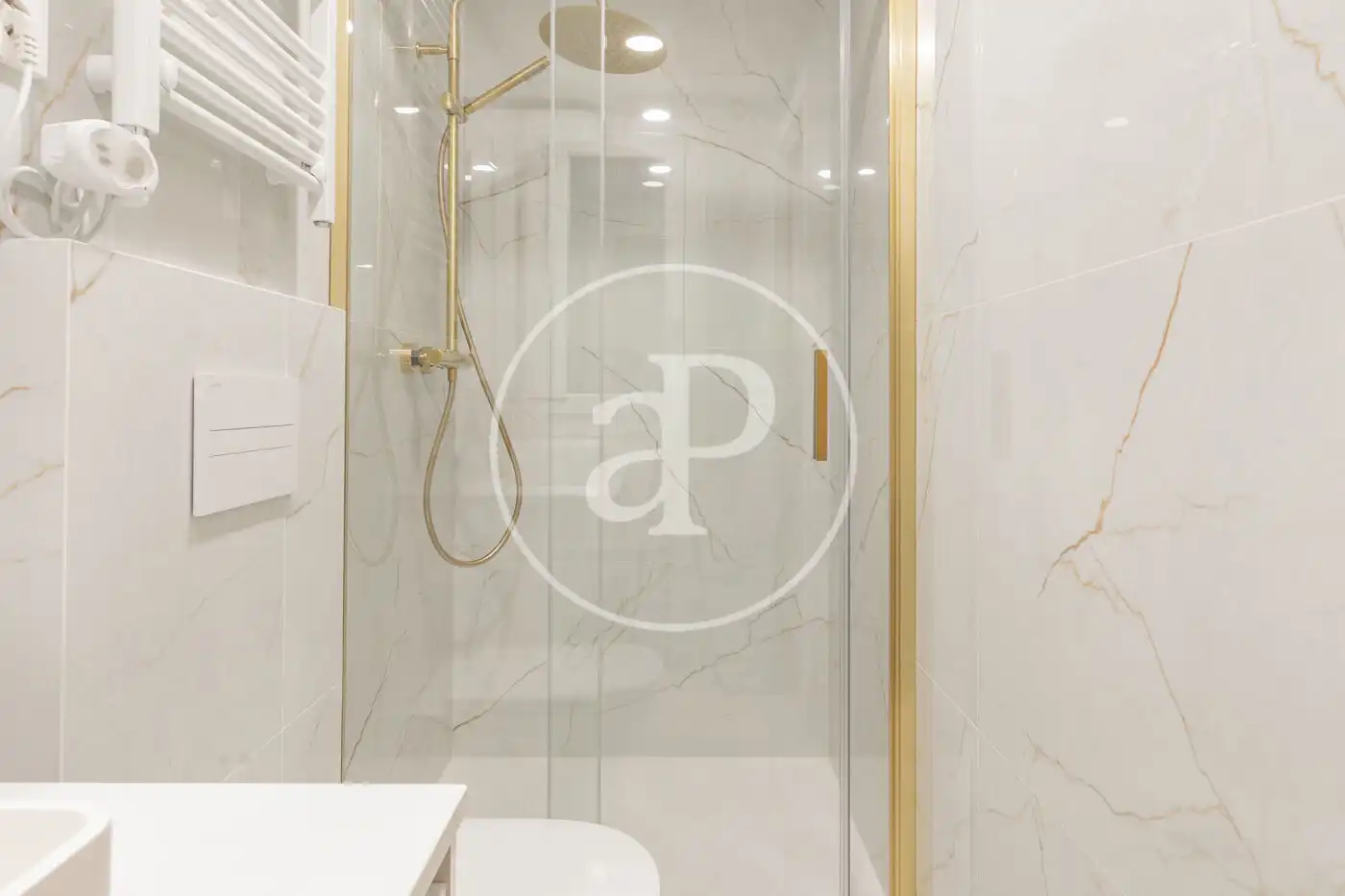 Baño de Piso en venta en Madrid con Aire acondicionado, Calefacción y Trastero