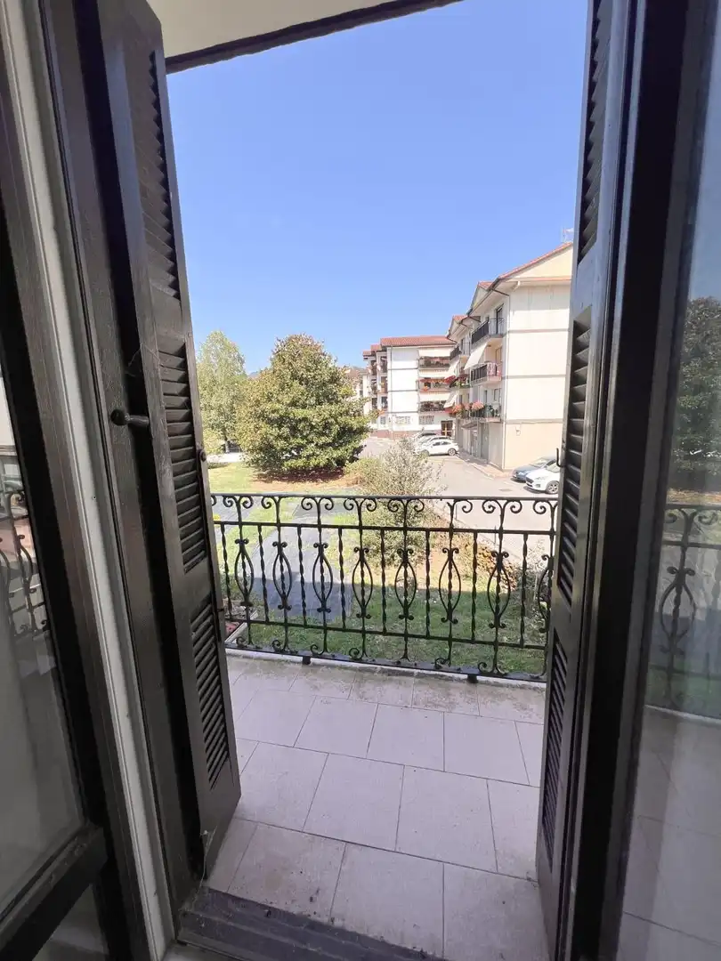 Terrasse von Wohnung zur Miete in Baztan mit Abstellraum