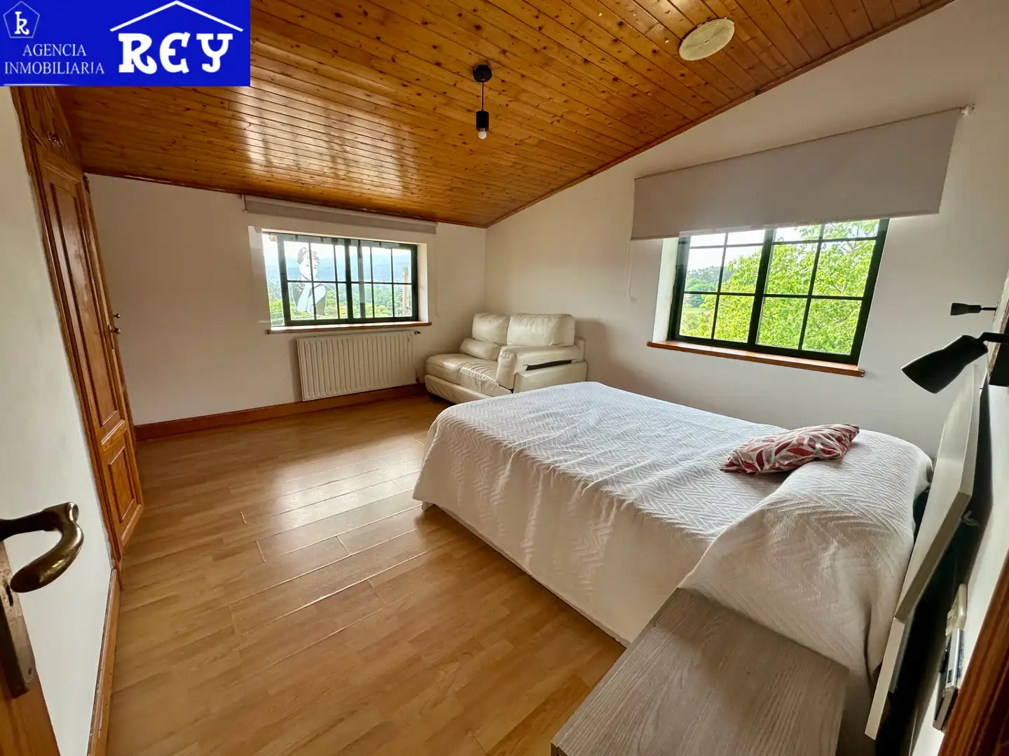 Dormitori de Casa o xalet en venda en Ames amb Calefacció, Jardí privat i Parquet