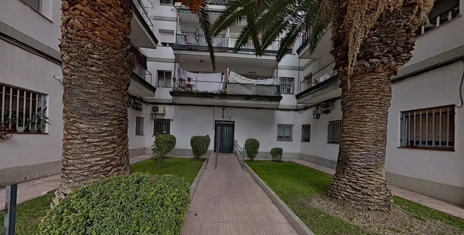 Vista exterior de Piso en venta en  Madrid Capital con Calefacción