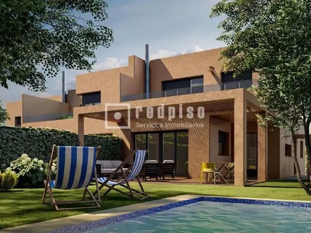 Detached house with garden for sale in Ecuador