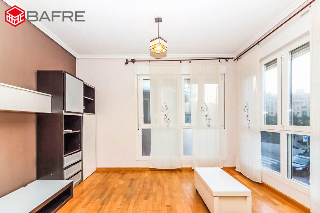 Sala de estar de Piso en venta en  Madrid Capital