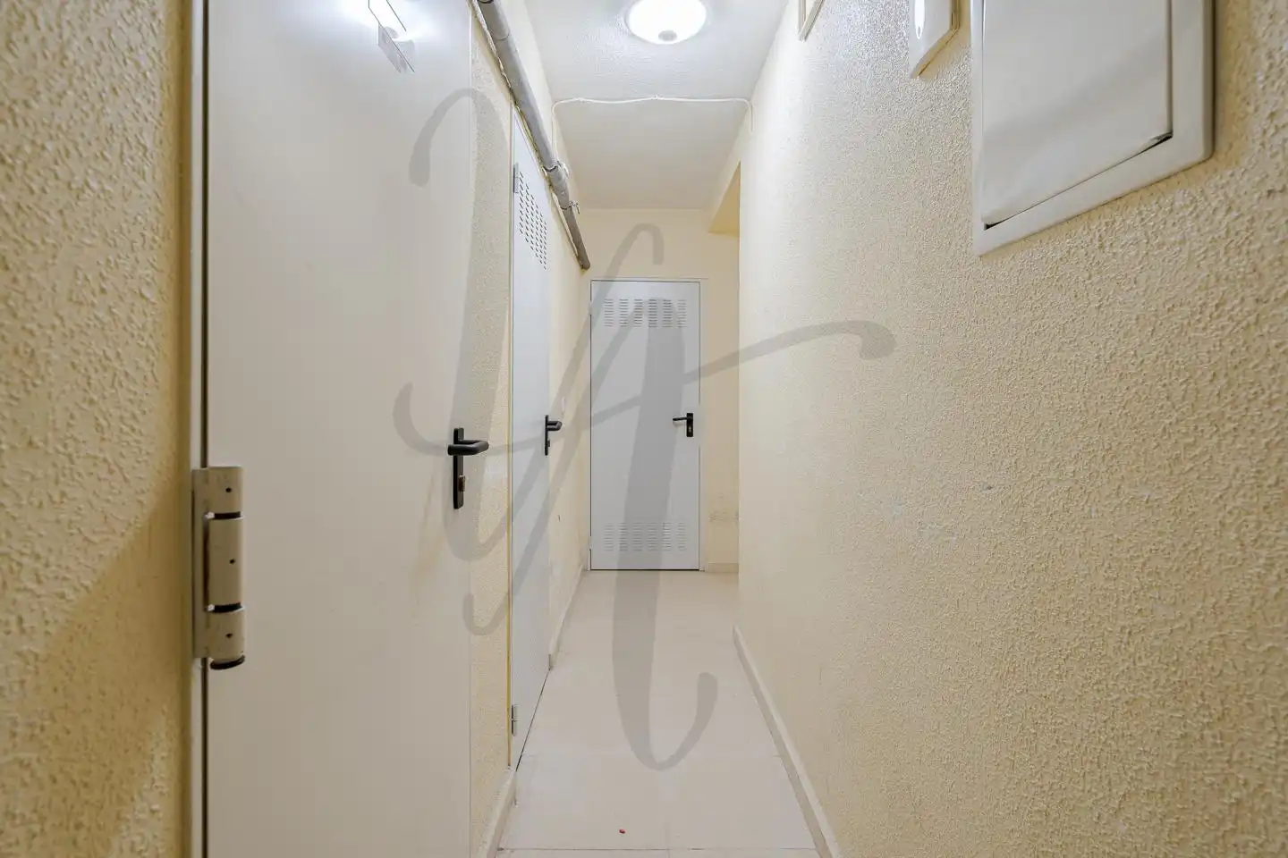 Flat for sale in Carril Del Conde, Canillas