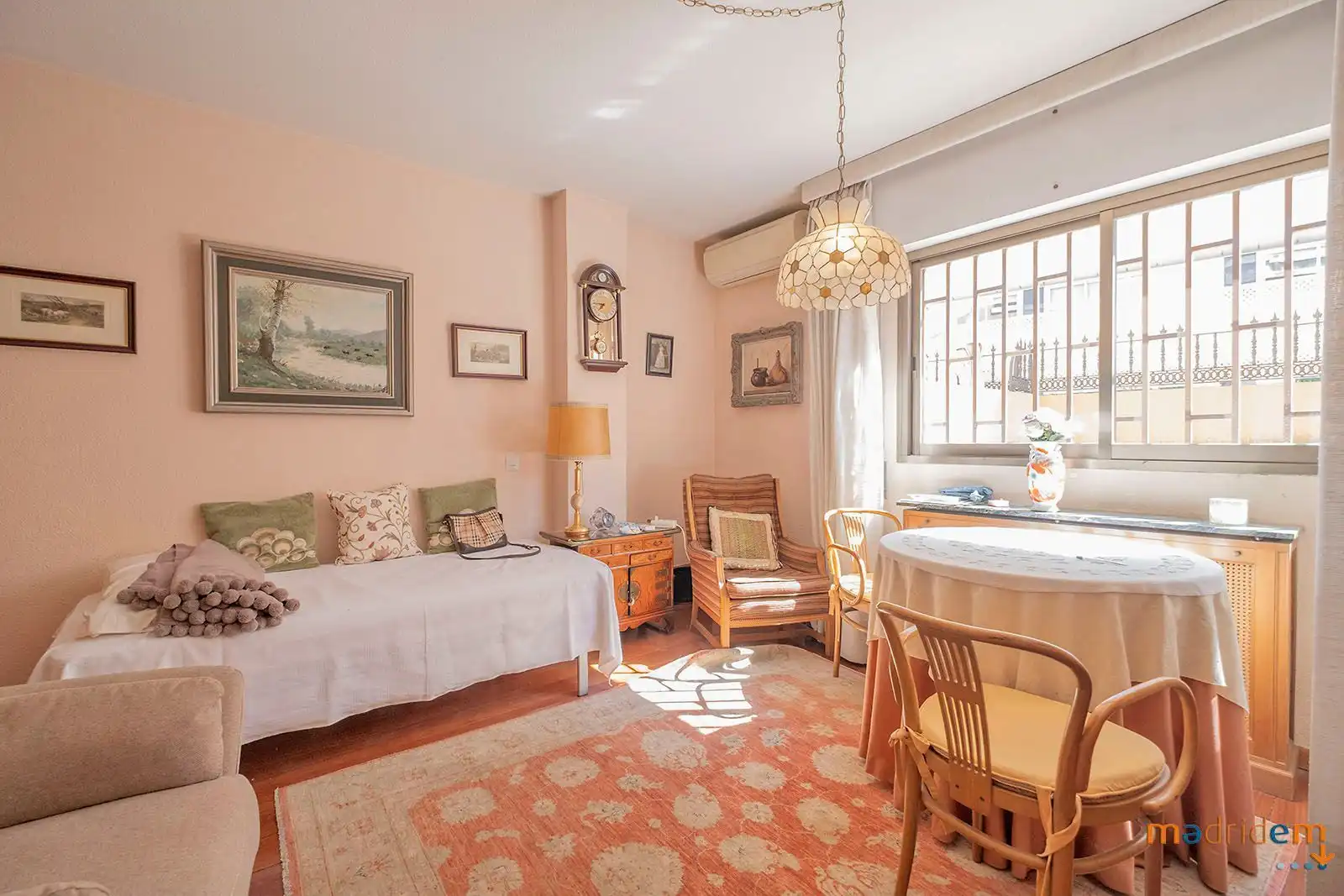 Bedroom of Apartments for sale in Madrid  with Air Conditioner, Heating and Private garden