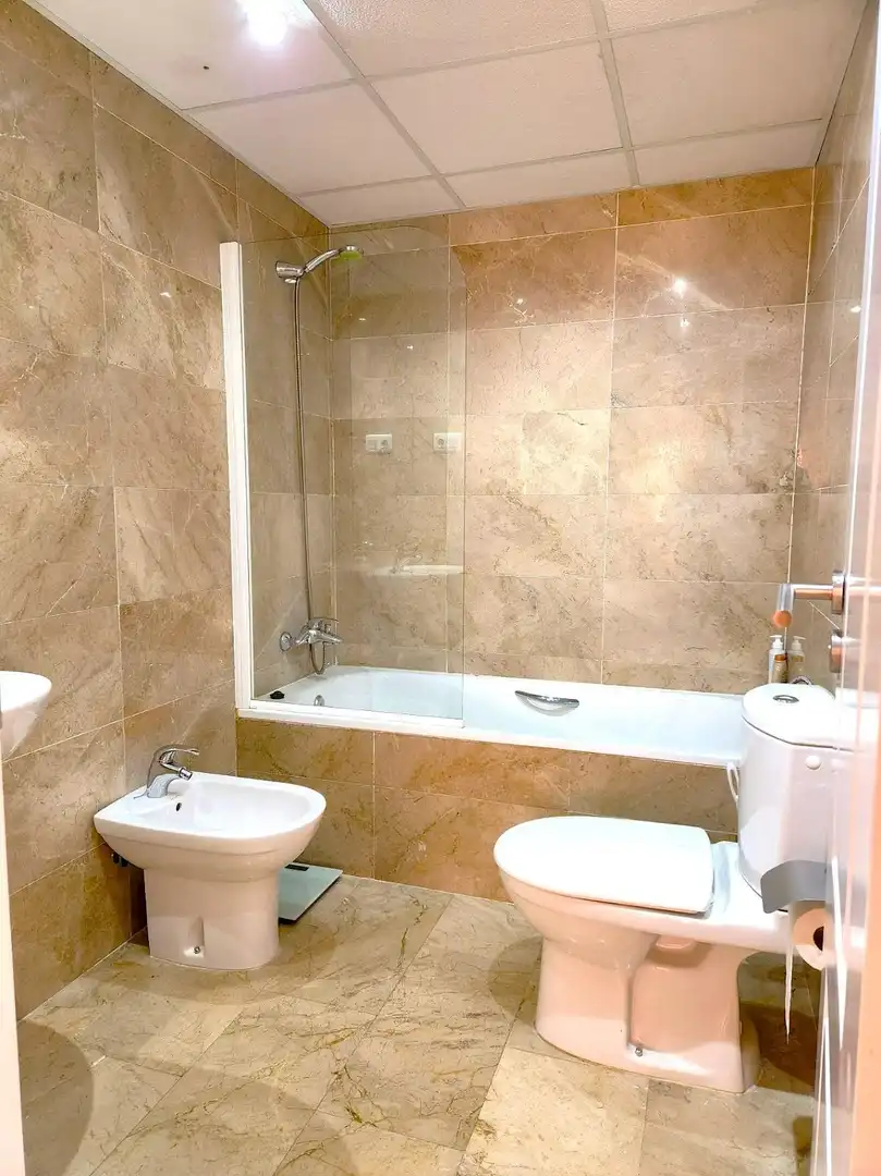 Bathroom of Flat for sale in Benalmádena  with Air Conditioner, Heating and Private garden
