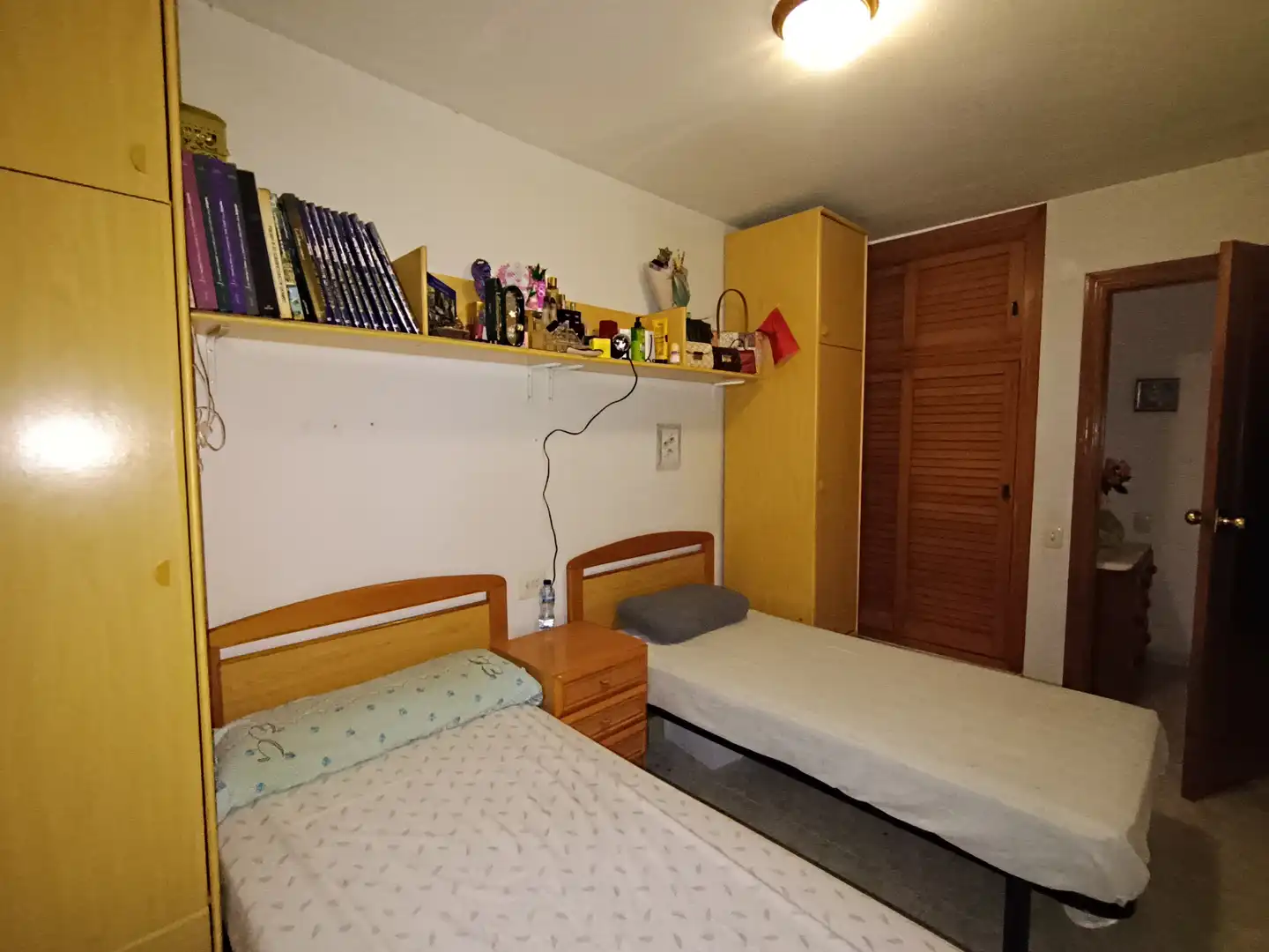 Dormitori de Pis en venda en Benicasim / Benicàssim amb Terrassa, Traster i Moblat