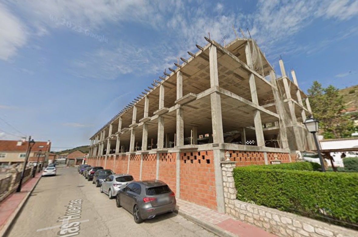 Vista exterior de Edifici en venda en Tielmes