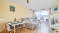 Sala d'estar de Apartament en venda en Empuriabrava amb Aire condicionat i Moblat