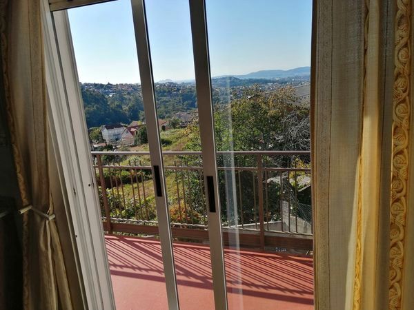 Terrassa de Casa o xalet en venda en Vigo  amb Aire condicionat, Calefacció i Jardí privat