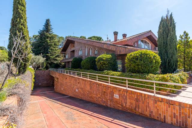 Casa-chalet en Alquiler en Calle Saliente en Montealina