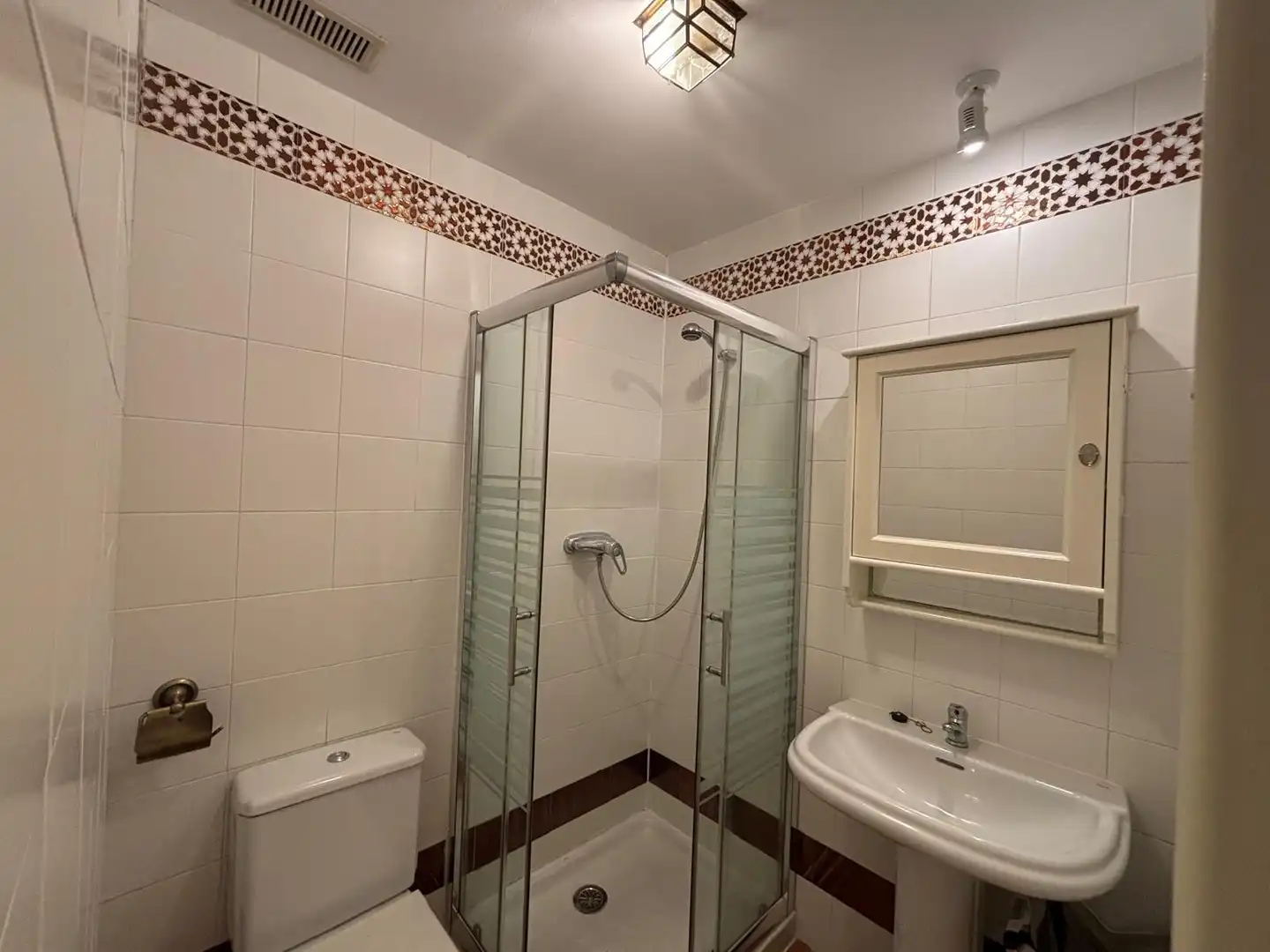 Bathroom of Flat for sale in La Alcaidesa  with Air Conditioner, Heating and Terrace