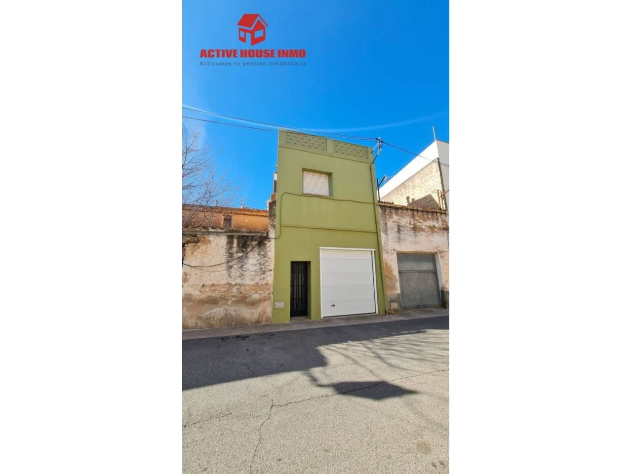Vista exterior de Casa adosada en venda en Masdenverge amb Terrassa, Traster i Balcó