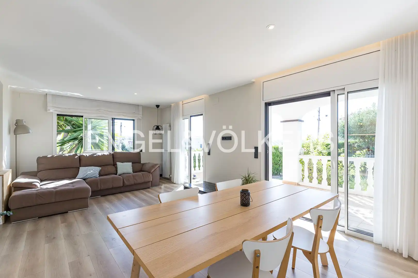 Living room of Houses for sale in El Vendrell  with Heating, Private garden and Parquet flooring