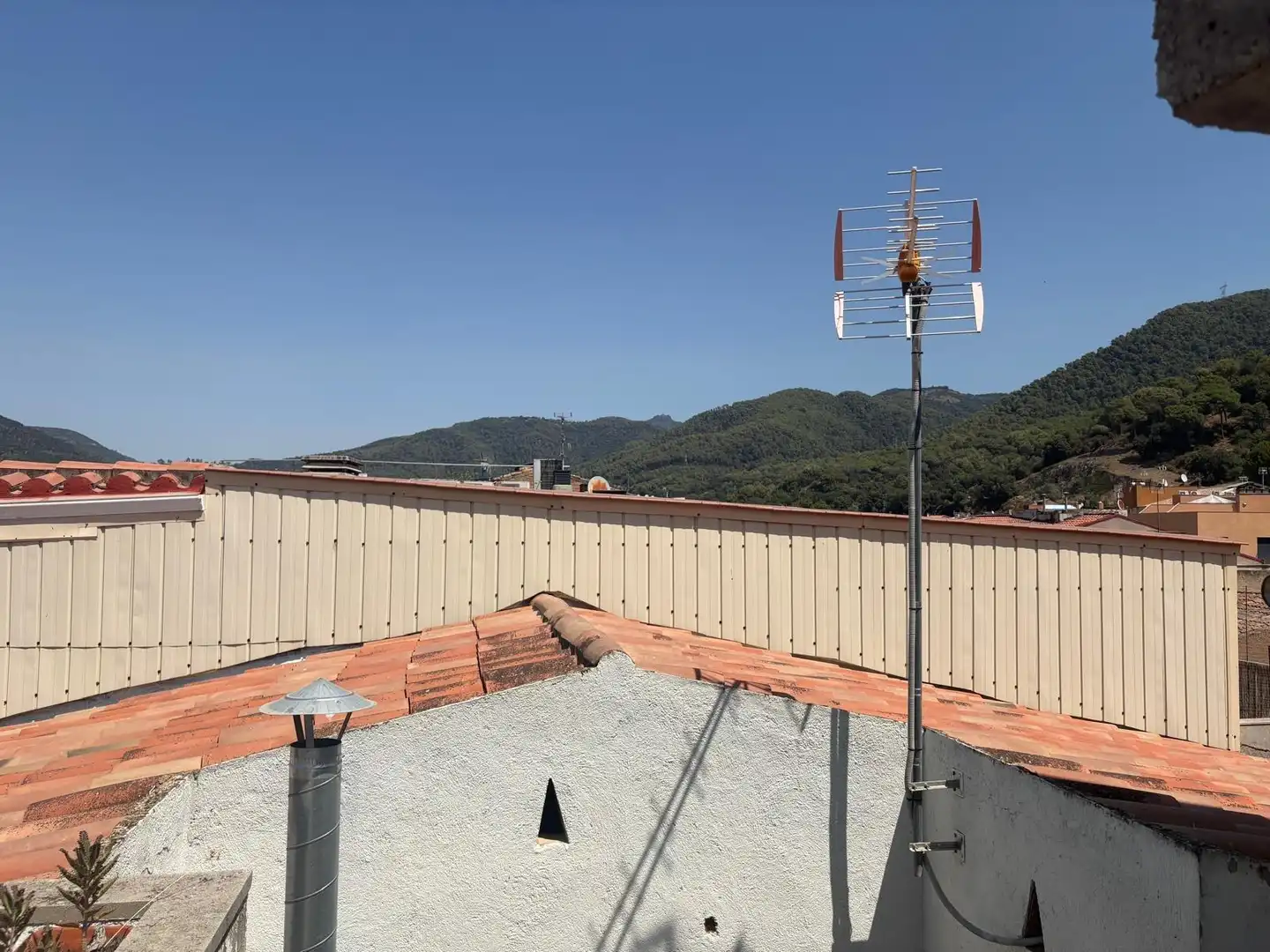 Vista exterior de Casa o xalet en venda en La Garriga amb Calefacció, Parquet i Terrassa