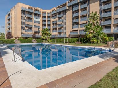 Piscina de Pis en venda en  Granada Capital amb Terrassa