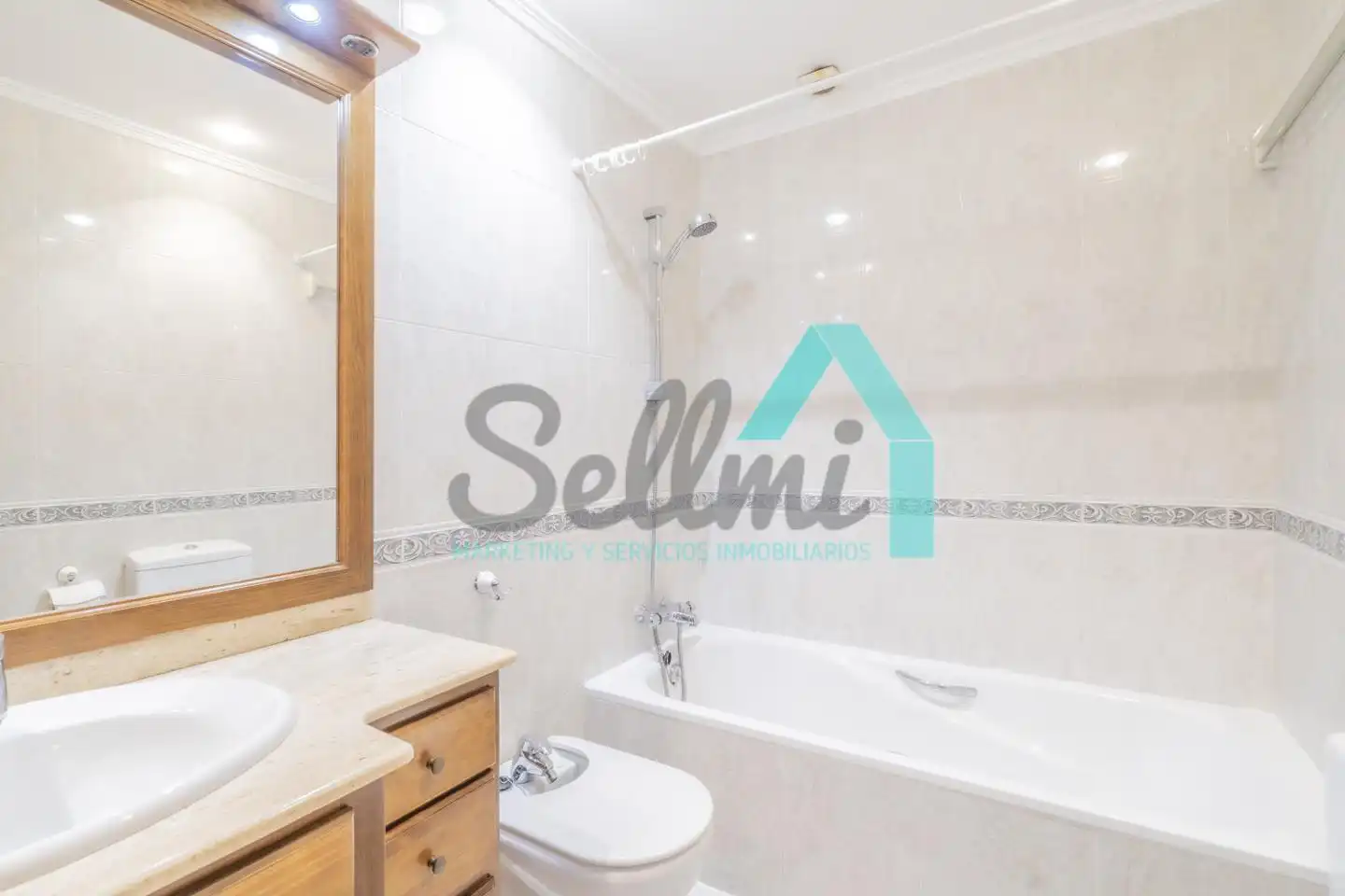 Bathroom of Flat for rent in Ería - Masip