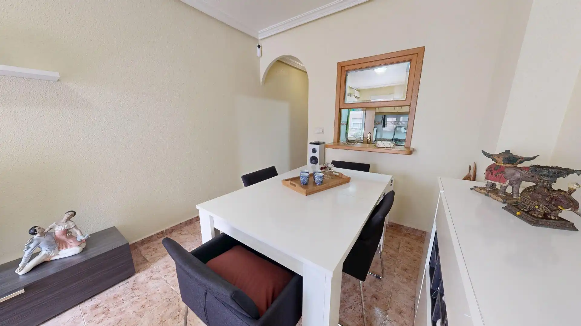Menjador de Apartament en venda en Torrevieja amb Aire condicionat, Calefacció i Moblat