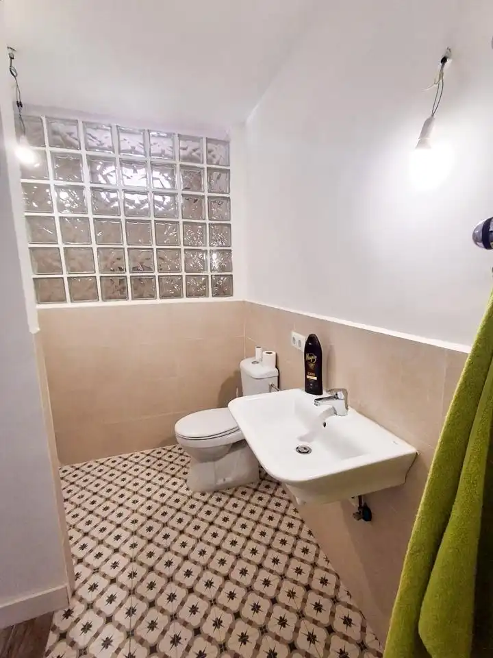 Baño de Planta baja en venta en Alcalá de Henares con Aire acondicionado