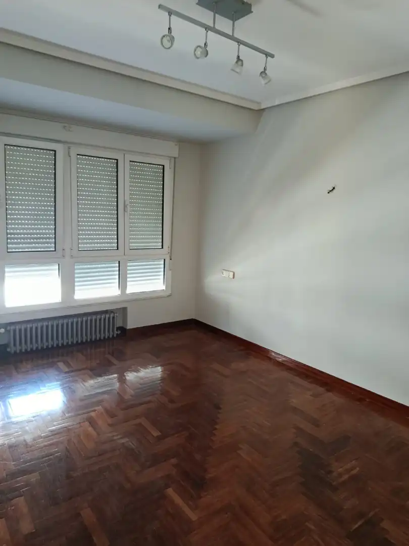 Habitación de Piso de alquiler en Siero con Calefacción, Parquet y Horno