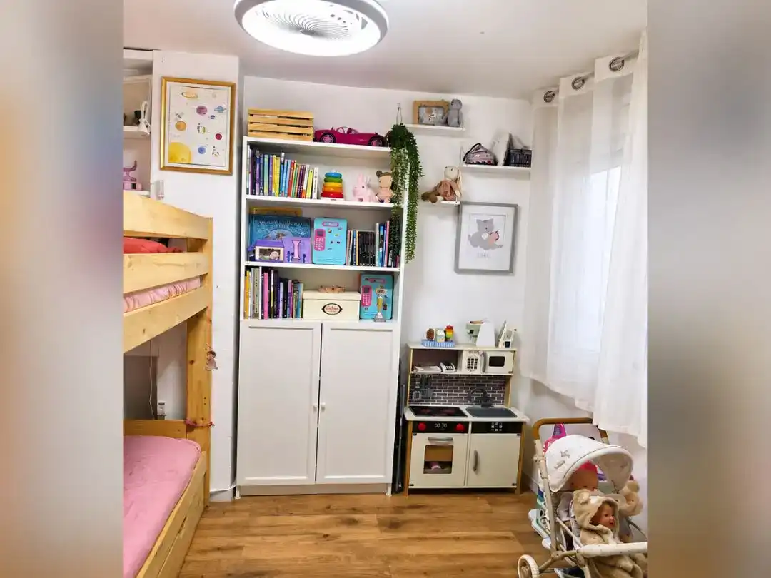 Habitación de Piso en venta en  Madrid Capital con Aire acondicionado, Terraza y Balcón