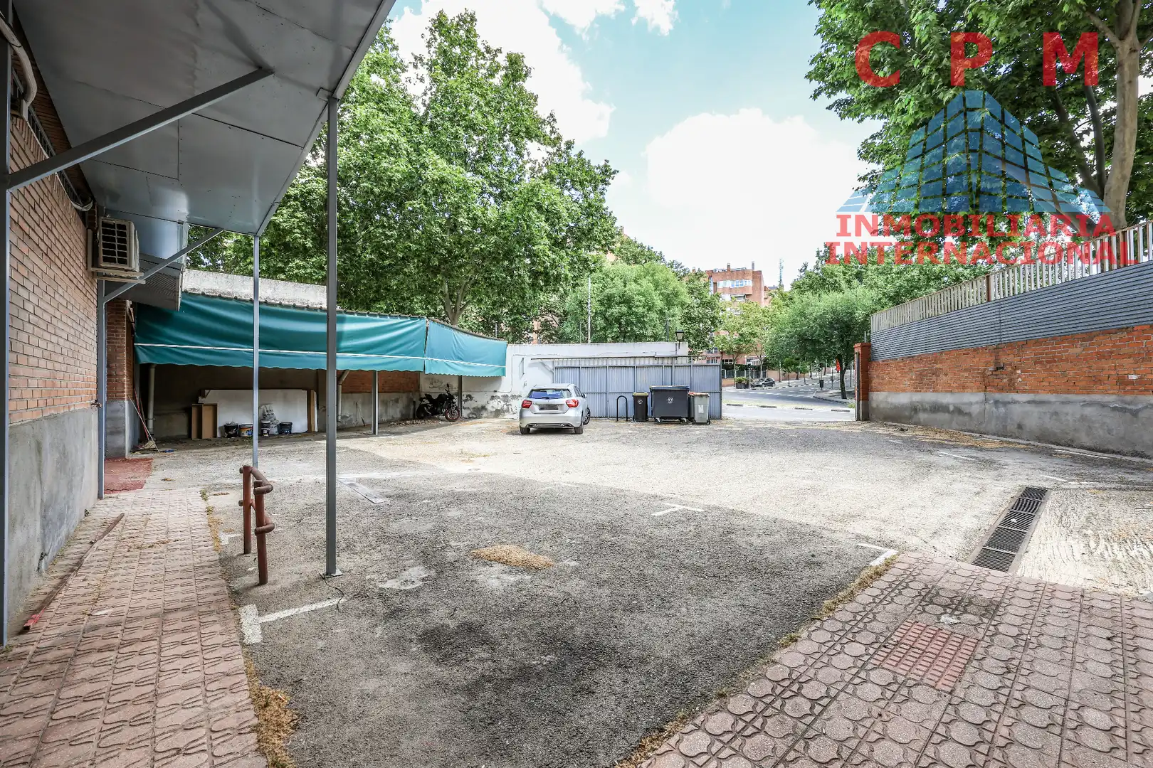 Parking de Nave industrial en venta en Madrid con Calefacción y Alarma