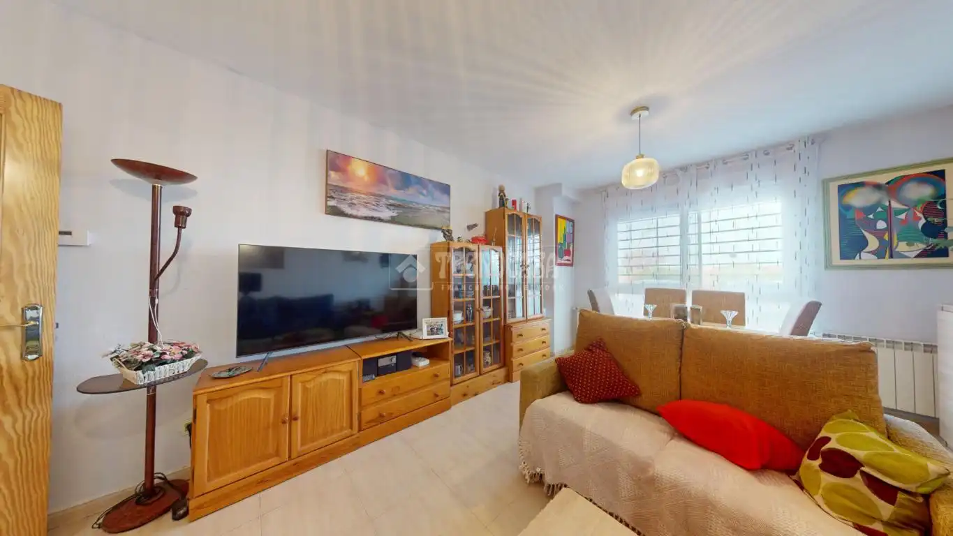 Sala de estar de Piso en venta en Azuqueca de Henares con Calefacción