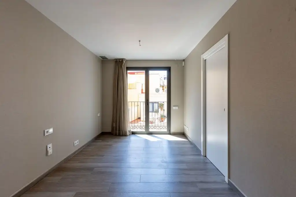 Schlafzimmer von Wohnung zum Verkauf in Arenys de Mar mit Klimaanlage, Terrasse und Abstellraum
