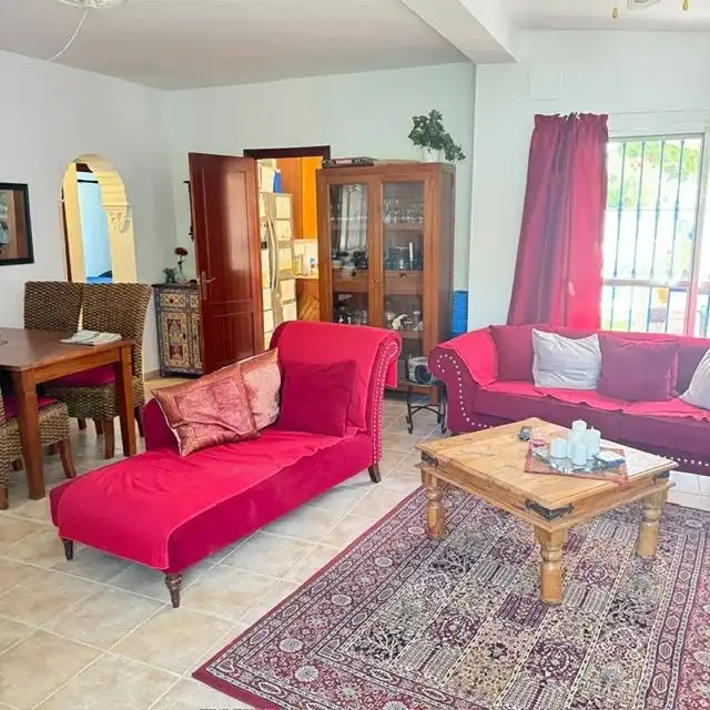 Sala d'estar de Casa o xalet en venda en Chiclana de la Frontera amb Aire condicionat, Calefacció i Jardí privat