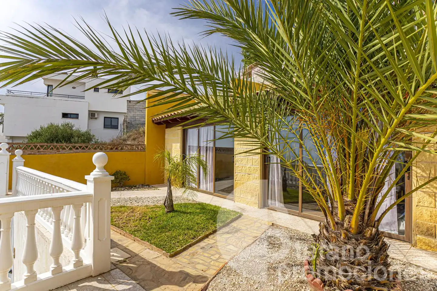Vista exterior de Casa o chalet en venta en Rincón de la Victoria con Aire acondicionado, Jardín privado y Terraza