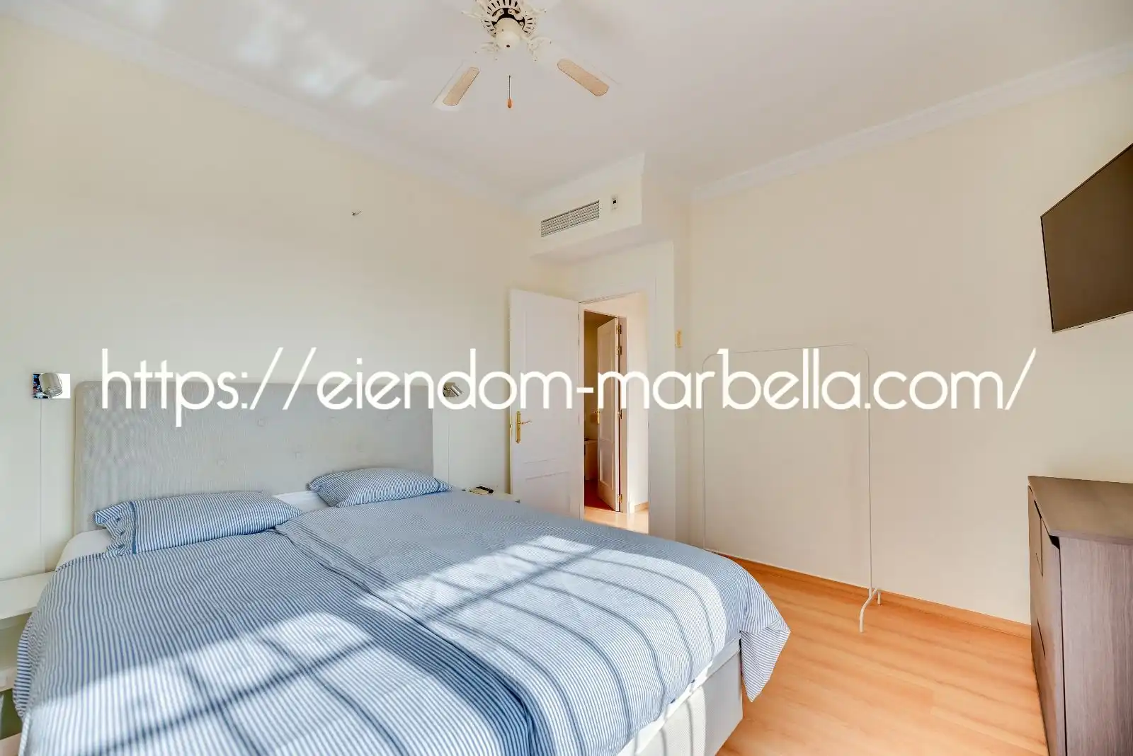 Habitación de Apartamento en venta en Marbella con Aire acondicionado, Calefacción y Terraza