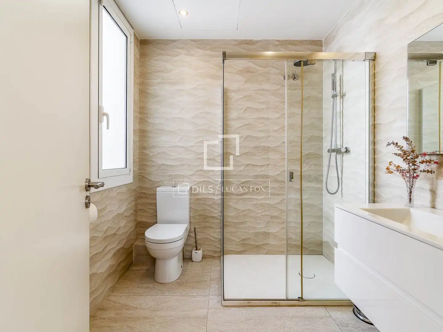 Baño de Ático en venta en Barcelona con Aire acondicionado, Calefacción y Terraza
