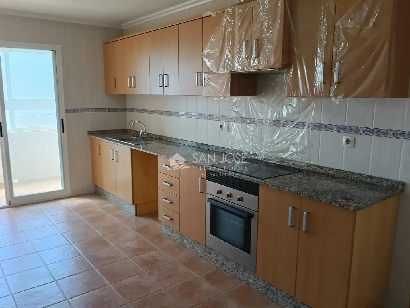Cocina de Piso en venta en Aspe con Terraza, Trastero y Balcón