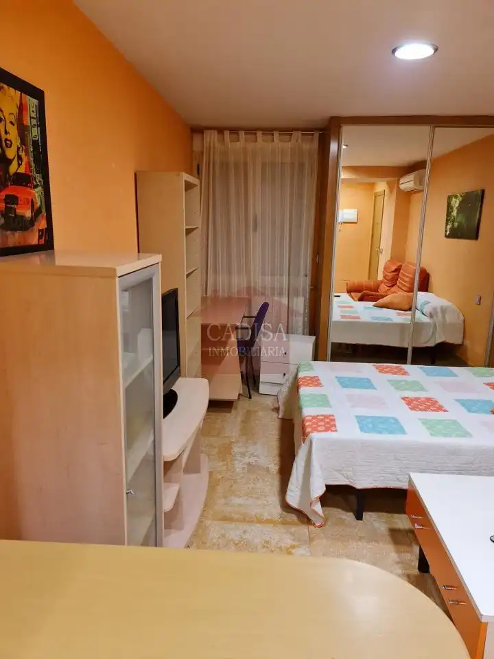 Bedroom of Study for rent in Salamanca  with Heating and Furnished