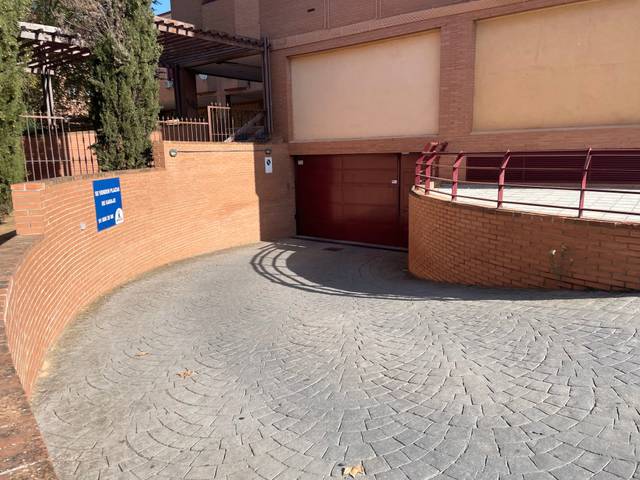 Garaje en Alquiler en Calle Alfareros, 2 en Camarma de Esteruelas